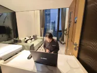 Huanyue Service Apartment (Luohu Port Branch, Dongmen Old Street, Shenzhen) - Homestays
