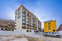 JI Hotel (Qamdo Basu) - parking