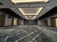 Four Points by Sheraton Nanjing，Gulou District - Parking