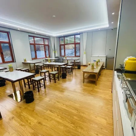 LangMuSi YUN JU Hol iday Hotel