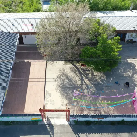 Xinyue Mountain View Courtyard