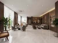 YBORN Hotel - موقف سيارات