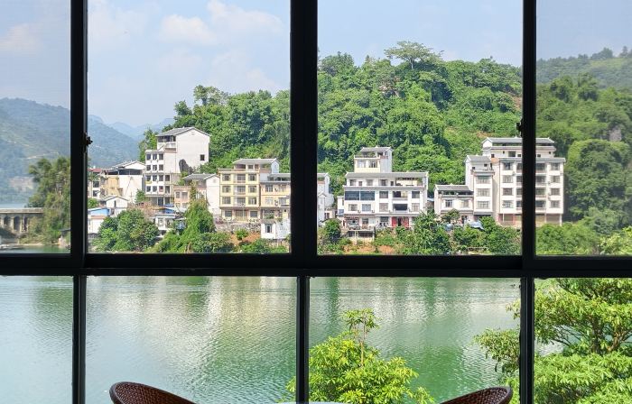 Bama Dream Lake Homestay