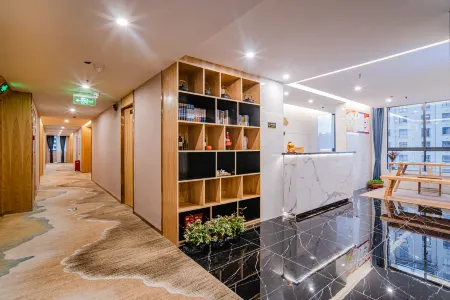 Dushan Bolin Yashe Hotel Отели рядом с достопримечательностью «Laran Resort Town»