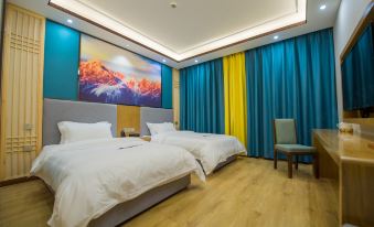 Kangding Snow Mountain Love Hotel