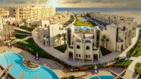 Gravity Hotel & Aqua Park Sahl Hasheesh Families and Couples Only Отели рядом с достопримечательностью «Grand Waterworld Makadi : Water Slides»