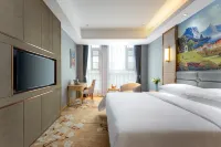 Vienna Hotel (Wuhan Guobo Jiangang subway station store) Hotels near Hubei University of Chinese Medicine Information and Technology Department