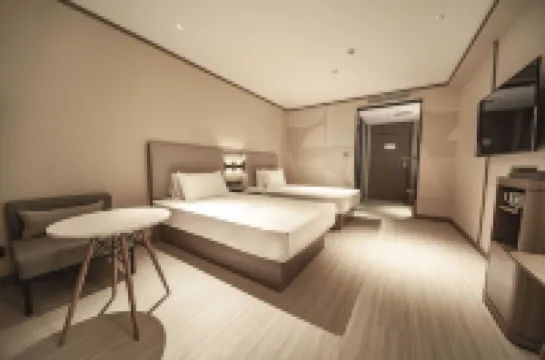 HanTing Hotel (Shenyang Jiangdong Street Subway Station) Hotels in Shenyang