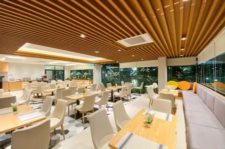 Hotel Fuse Rayong Отели рядом с достопримечательностью «Wat Map Ta Phut»