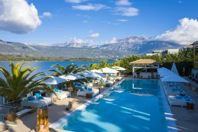 Monte Palm Beach Hotels near Tivat Solila