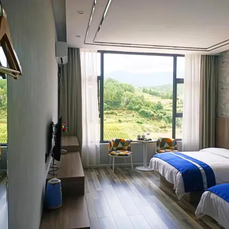 Lanping Huihong Hotel