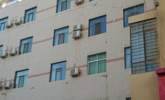 Minqin Zhongtian Business Hotel