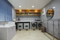 Huaman Business E-sports Hotel (Feidong Longtang Expressway Water Conservancy Hydropower College)