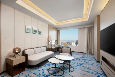 Renaissance Shanghai Caohejing Hotel Executive Suite