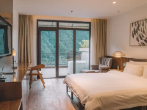 Nvue Resorts Zhangjiajie Hotels near Bailong Elevator