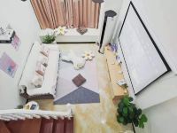 广州途泊公寓 - 巨幕投影复式三房两卫4床房
