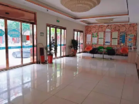Watson Holiday Hotel (Jurong Renmin Road Gexian Lake Park)
