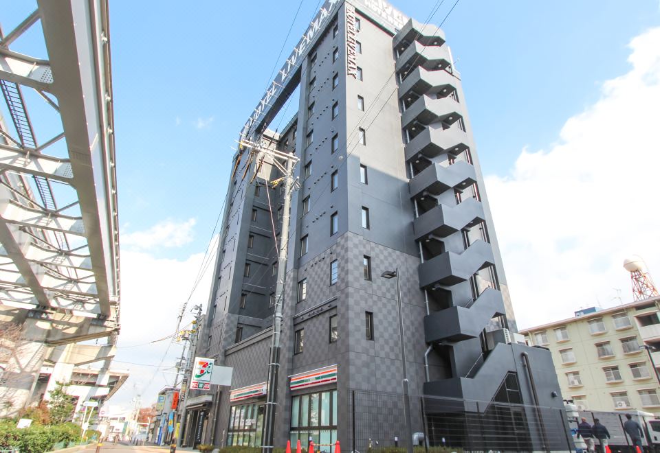 호텔 라이브맥스 오사카 가도마 외부 전경