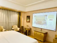 Vienna Hotel (Loudi High-speed Railway South Station Municipal Government) - Mountain view