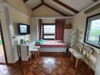 Wulagai Yulong Bay Starry Sky View Homestay - parking