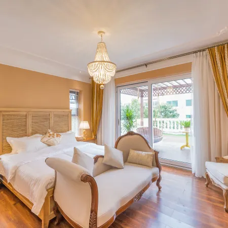 Flower Building Xianghai Hanshe Homestay (Beihai Yintan International Passenger Port)