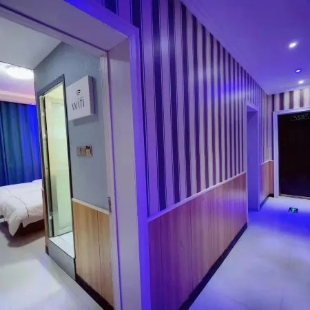 Youth Hotel (Shenqiu North Station Longding Guomao)