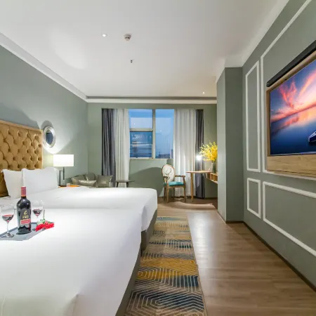 LUX CABINS Hotel (Meizhou Xingning Station Xingyi Plaza Store)