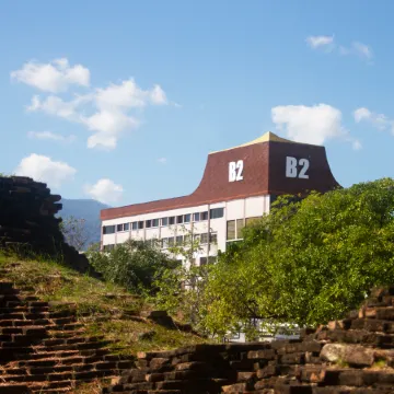 B2 Chang Phueak Gate Premier Hotel Отели рядом с достопримечательностью «Ворота Чангпуак»