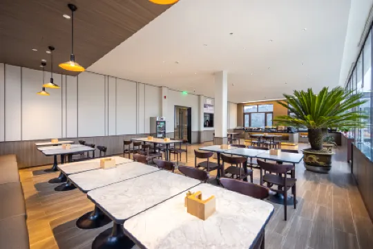 HanTing Hotel (Longnan Hui County Jianxin Road)