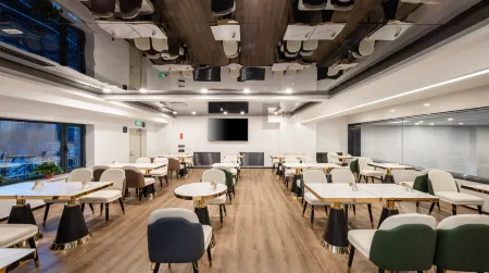 Atour Hotel Chifeng Hongshan Wanda Plaza Sports Center