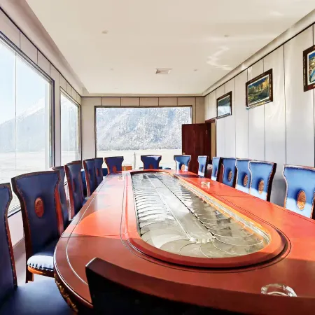 Basu Mingjing Hotel (Ranwu Lake)