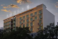 Savile Zhouyi Hotel (Huaihua Municipal Government) Hotels in Huaihua