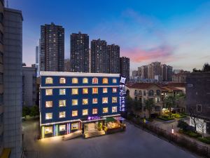 Meet Wonderland Art Hotel (Kunming Dianchi, Haigeng Park, Aiqinhai)