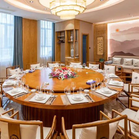 Silk Road Mandarin Hotel Отели в г. Цзяюгуан