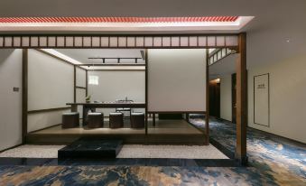 Qianna QianXun Hotel (Kaifeng Daliangmen Millennium City Park)