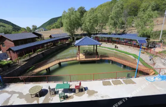 淌泥河避暑山莊