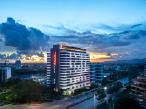 Ramada Encore By Wyndham Jiusuo Down Town Hotel a Ledong