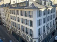 Holiday Inn Paris Palais de l'Elysee マリニー劇場周辺のホテル