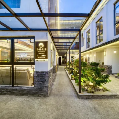 Sanya Homestay (Cangqiao Straight Street) Hotels near Cai Yuanpei Former Residence