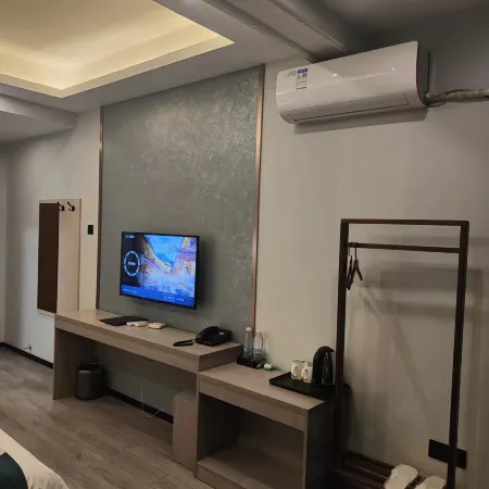 Kaiyuan Huayue Hotel