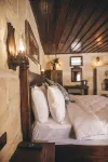 Tale Cave Inn