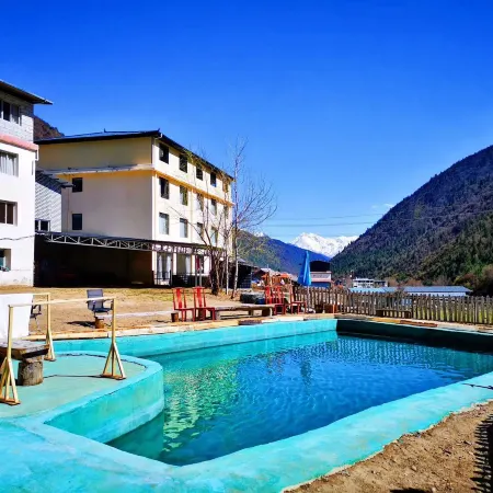 Kangding Middle Ancient Hot Spring Inn