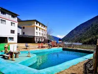 Kangding Middle Ancient Hot Spring Inn - piscina