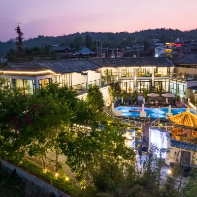 Tengchong Xinshiguang Hot Spring Panoramic Inn Hotels near Heshun Library