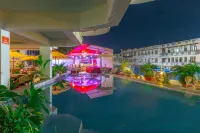 Hotel Sapphire - Rooftop Pools