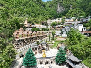 Yunling Holiday B&B (Yaozhihe Tourist Resort)