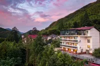 Yunshang Grassland·Yusong Mountain and Sichuan Private Tang meeting Family Holiday Meishu Hotels near Chuancun