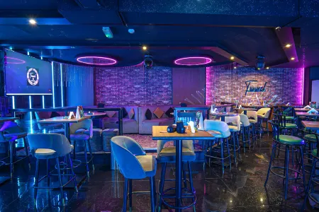 Concorde Palace Hotel Отели рядом с достопримечательностью «Шейх Мохаммед бен Рашид Центр культурной коммуникации»