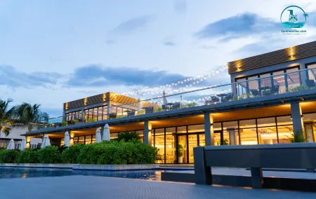 Lumina Villas Cam Ranh, Bai Dai Beach Luxury Resort Villas Отели рядом с достопримечательностью «Пляж Бай Дай»