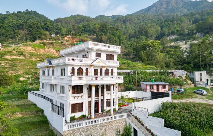 The White House Villa 8 Bedroom with Swimming Pool